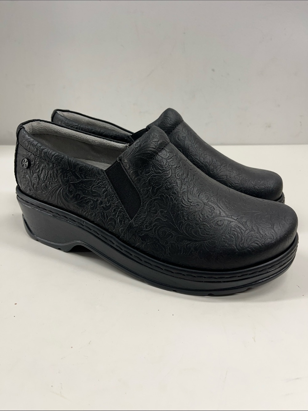 New Klogs Naples Black Tooled Leather Embossed Paisley Slip-On Clogs Size 10W